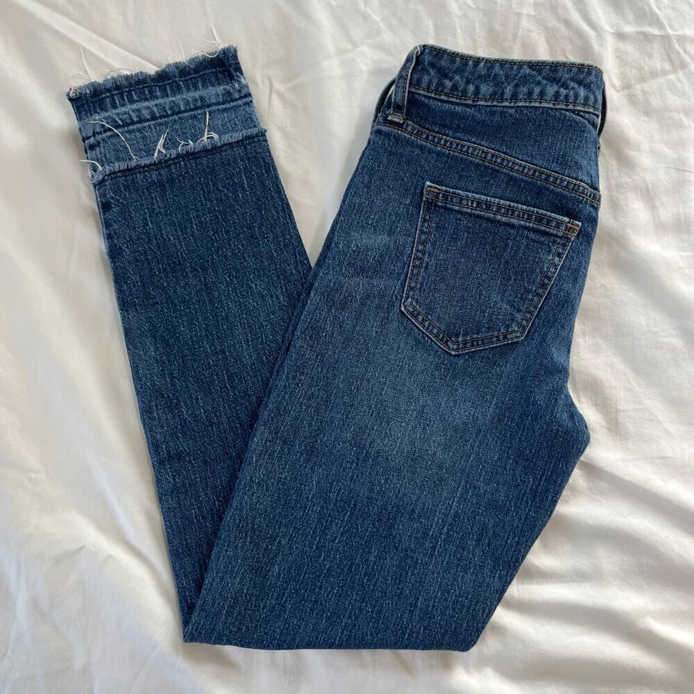 Universal Thread Mid Rise Boyfriend Dark Wash Skinny Fringe Hem Jeans | Size 24 - Picture 6 of 6
